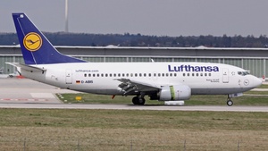Photo of D-ABIS - Boeing 737-530 operated by Lufthansa