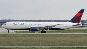 Photo of N152DL - Boeing 767-3P6(ER) operated by Delta Air Lines