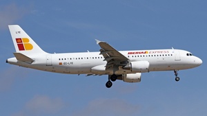 Photo of EC-LYE - Airbus A320-216 operated by Iberia Express