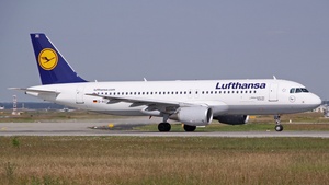 Photo of D-AIZC - Airbus A320-214 operated by Lufthansa