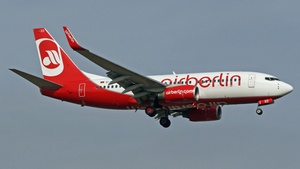 Photo of D-AHXD - Boeing 737-7K5 operated by Air Berlin (opb TUIfly)