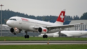 Photo of HB-IJM - Airbus A320-214 operated by Swiss International Air Lines