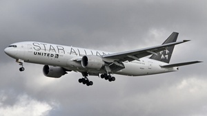 Photo of N76021 - Boeing 777-224(ER) operated by United Airlines