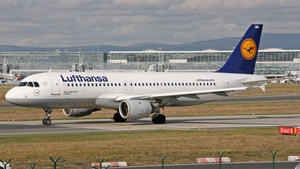 Photo of D-AIQN - Airbus A320-211 operated by Lufthansa