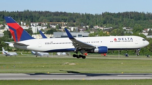 Photo of N176DN - Boeing 767-332(ER) operated by Delta Air Lines