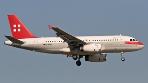 Photo of D-APAD - Airbus A319-132(LR) operated by PrivatAir Germany