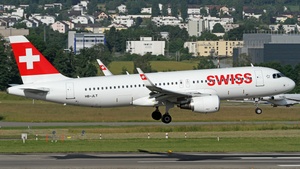 Photo of HB-JLT - Airbus A320-214 operated by Swiss International Air Lines