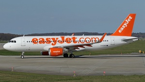 Photo of G-EZOE - Airbus A320-214 operated by easyJet