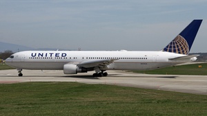 Photo of N652UA - Boeing 767-322(ER) operated by United Airlines