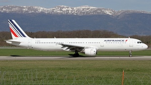 Photo of F-GTAY - Airbus A321-212 operated by Air France