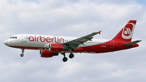 Photo of D-ABNH - Airbus A320-214 operated by Air Berlin