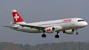 Photo of HB-IJQ - Airbus A320-214 operated by Swiss International Air Lines