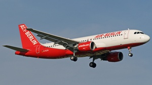 Photo of D-ALTH - Airbus A320-214 operated by Air Berlin