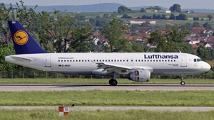 Photo of D-AIQU - Airbus A320-211 operated by Lufthansa