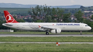 Photo of TC-JSA - Airbus A321-231 operated by Turkish Airlines
