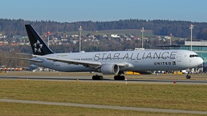 Photo of N76055 - Boeing 767-424(ER) operated by United Airlines