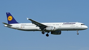 Photo of D-AISE - Airbus A321-231 operated by Lufthansa