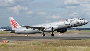 Photo of OE-LEZ - Airbus A321-211 operated by Niki