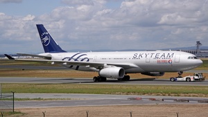 Photo of B-6538 - Airbus A330-243 operated by China Eastern Airlines