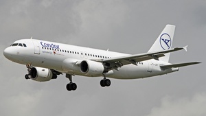 Photo of YL-LCK - Airbus A320-214 operated by Condor (opb SmartLynx Airlines)