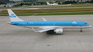 Photo of PH-EZZ - Embraer ERJ-190STD operated by KLM Cityhopper
