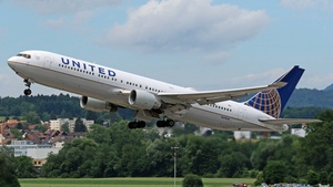 Photo of N676UA - Boeing 767-322(ER) operated by United Airlines