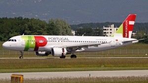 Photo of CS-TNS - Airbus A320-214 operated by TAP Air Portugal