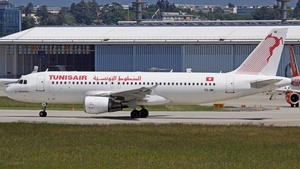 Photo of TS-IMI - Airbus A320-211 operated by Tunisair