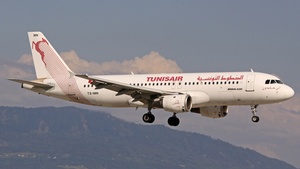 Photo of TS-IMN - Airbus A320-211 operated by Tunisair