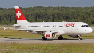Photo of HB-IJX - Airbus A320-214 operated by Swiss International Air Lines