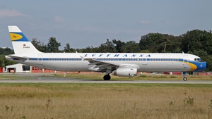 Photo of D-AIRX - Airbus A321-131 operated by Lufthansa