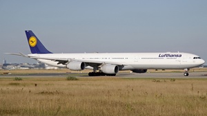 Photo of D-AIHF - Airbus A340-642 operated by Lufthansa