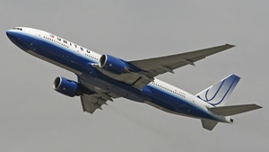 Photo of N776UA - Boeing 777-222 operated by United Airlines