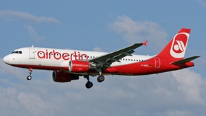 Photo of D-ABDC - Airbus A320-214 operated by Air Berlin