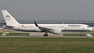 Photo of TC-SNB - Boeing 757-2Q8 operated by SunExpress