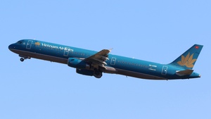Photo of VN-A395 - Airbus A321-231 operated by Vietnam Airlines