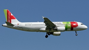 Photo of CS-TNG - Airbus A320-214 operated by TAP Air Portugal