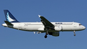 Photo of CS-TKJ - Airbus A320-212 operated by SATA International