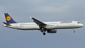 Photo of D-AIDK - Airbus A321-231 operated by Lufthansa