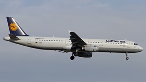 Photo of D-AIST - Airbus A321-231 operated by Lufthansa