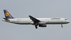 Photo of D-AISZ - Airbus A321-231 operated by Lufthansa