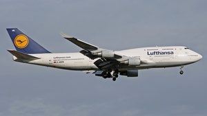 Photo of D-ABVB - Boeing 747-430 operated by Lufthansa