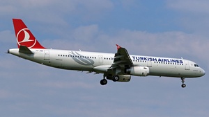 Photo of TC-JSD - Airbus A321-231 operated by Turkish Airlines