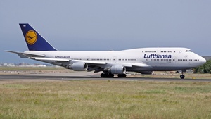 Photo of D-ABVD - Boeing 747-430 operated by Lufthansa
