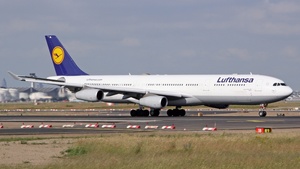 Photo of D-AIGL - Airbus A340-313 operated by Lufthansa