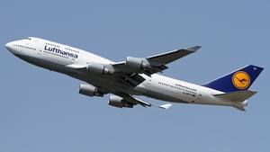 Photo of D-ABTF - Boeing 747-430(M) operated by Lufthansa