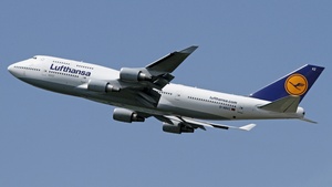 Photo of D-ABVZ - Boeing 747-430 operated by Lufthansa