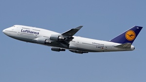 Photo of D-ABVU - Boeing 747-430 operated by Lufthansa