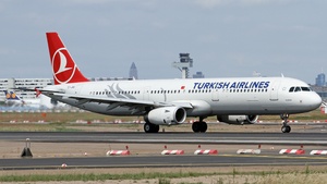 Photo of TC-JRU - Airbus A321-231 operated by Turkish Airlines