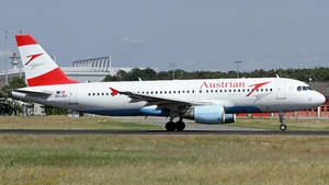 Photo of OE-LBV - Airbus A320-214 operated by Austrian Airlines